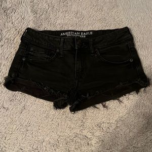 American Eagle ‘Super Stretch’ Jean Shorts Black (Size 6)